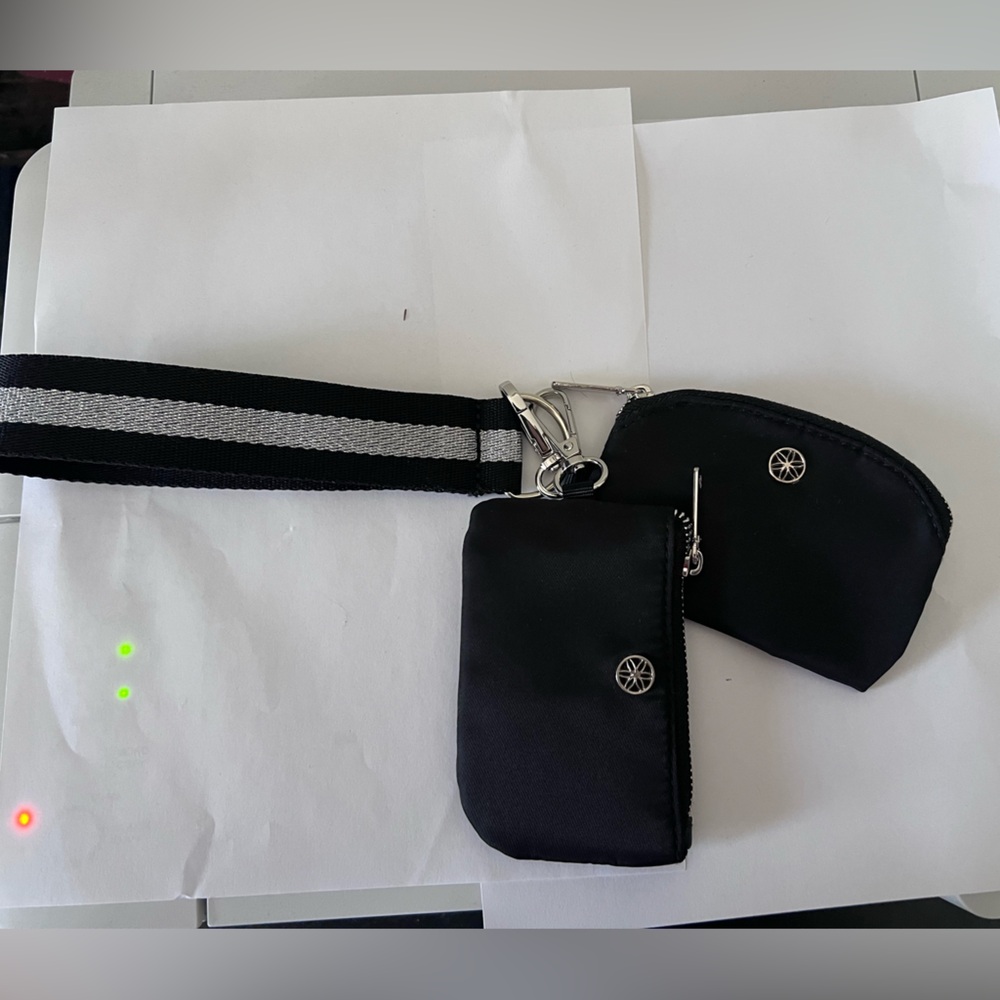 NWOT  Gaiam Black Wristlet and Coin Purse Set